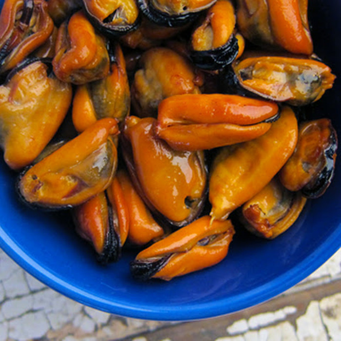 canned delicious mussels